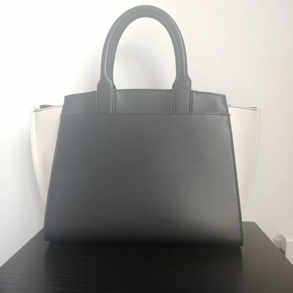 Color block purse! - Picture 2 of 4